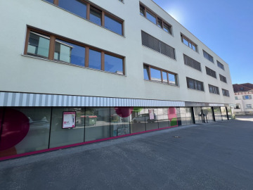 Bild - LICHTDURCHFLUTETE 4-ZIMMER DACHGESCHOSSWOHNUNG DIREKT IM ZENTRUM!