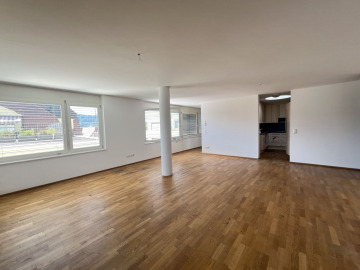Bild - LICHTDURCHFLUTETE 4-ZIMMER DACHGESCHOSSWOHNUNG DIREKT IM ZENTRUM!